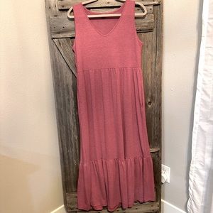 Casual sleeveless maxi dress with pockets